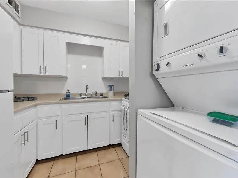 דירות טאמפה Designed And Cozy 1Br With Parking Near Stores