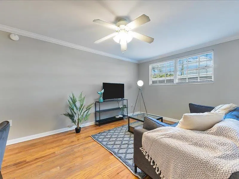דירות טאמפה Designed And Cozy 1Br With Parking Near Stores